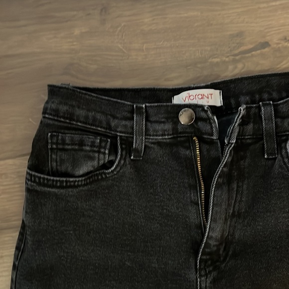 Vibrant Black Jeans with knee holes - Picture 2 of 4